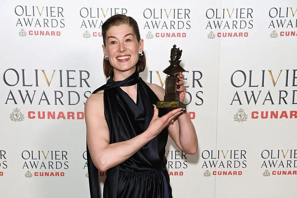 Olivier Awards 2026: Rachel Zegler's heroes, Bryan Cranston's nap schedule and more moments from the night - 4