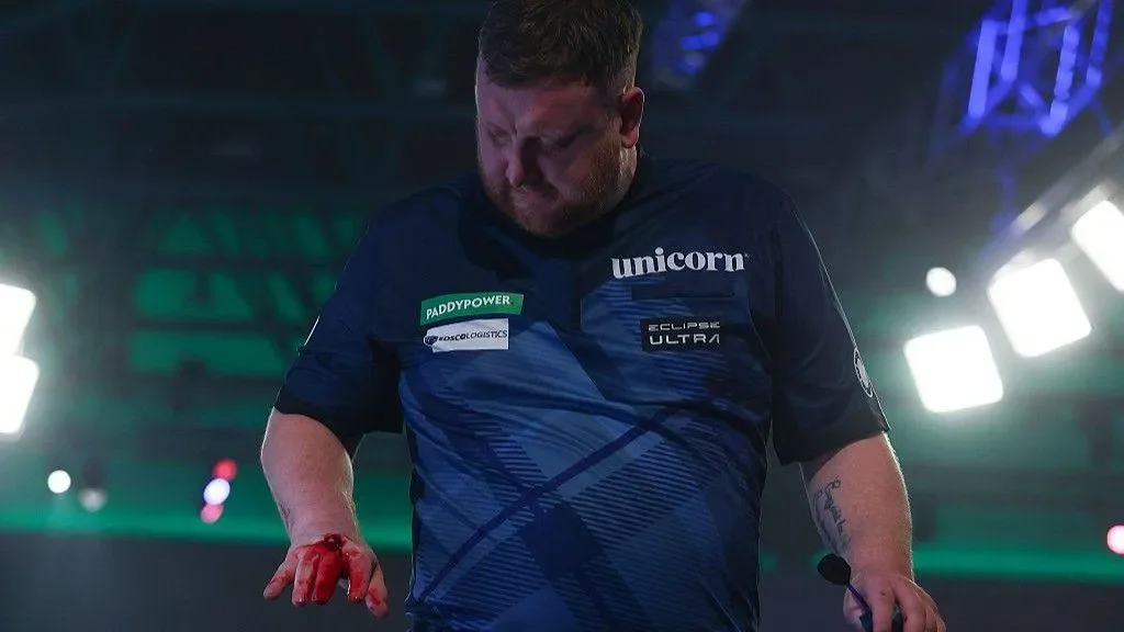 Darts star who punched table in World Championships rage - leaving him with 'no feeling in his fingers' - finds new love after split from 'Queen of the Ally Pally' - 2