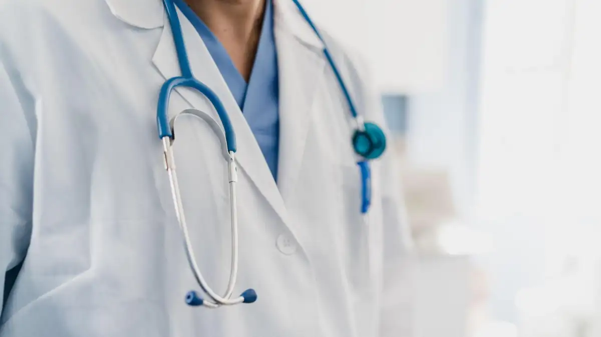 Doctor who called junior colleague 'bad girl' and squeezed her waist is struck off - 2
