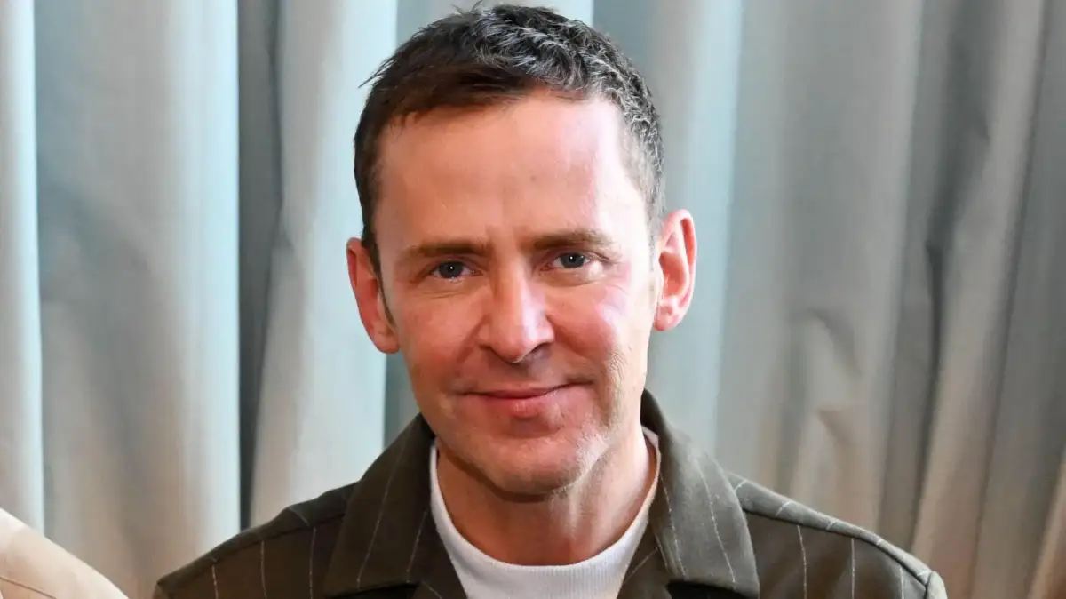 Where Scott Mills is hiding. Who he's turned to. And what REALLY happened when he was sacked. Reeling TV insiders tell every detail to MOLLY CLAYTON - 1