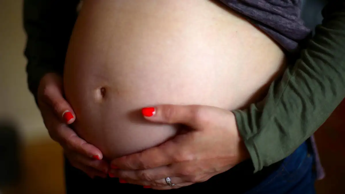 More than 100 maternity staff sue NHS over gas exposure - 1