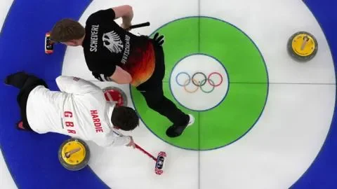 Winter Olympics briefing: Great Britain are on a golden roll as records tumble - 4