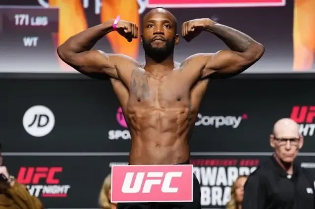 UFC London preliminary card bout sees punches thrown after final horn - 2