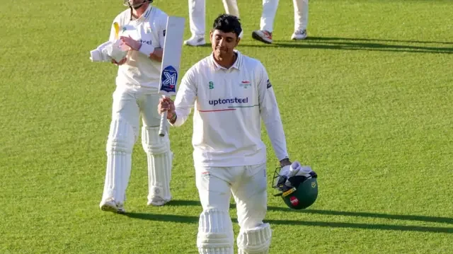 Surrey v Leicestershire, Notts v Glamorgan, and more: county cricket, day four – live - 1