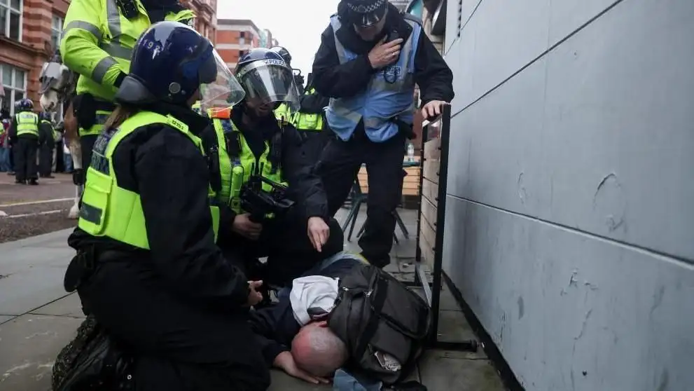 Arrests amid Britain First march and protests - 3