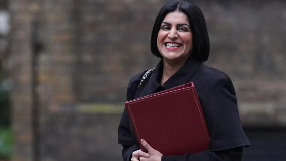 Don't change rules for migrants already in UK, Labour MPs tell Mahmood - 4