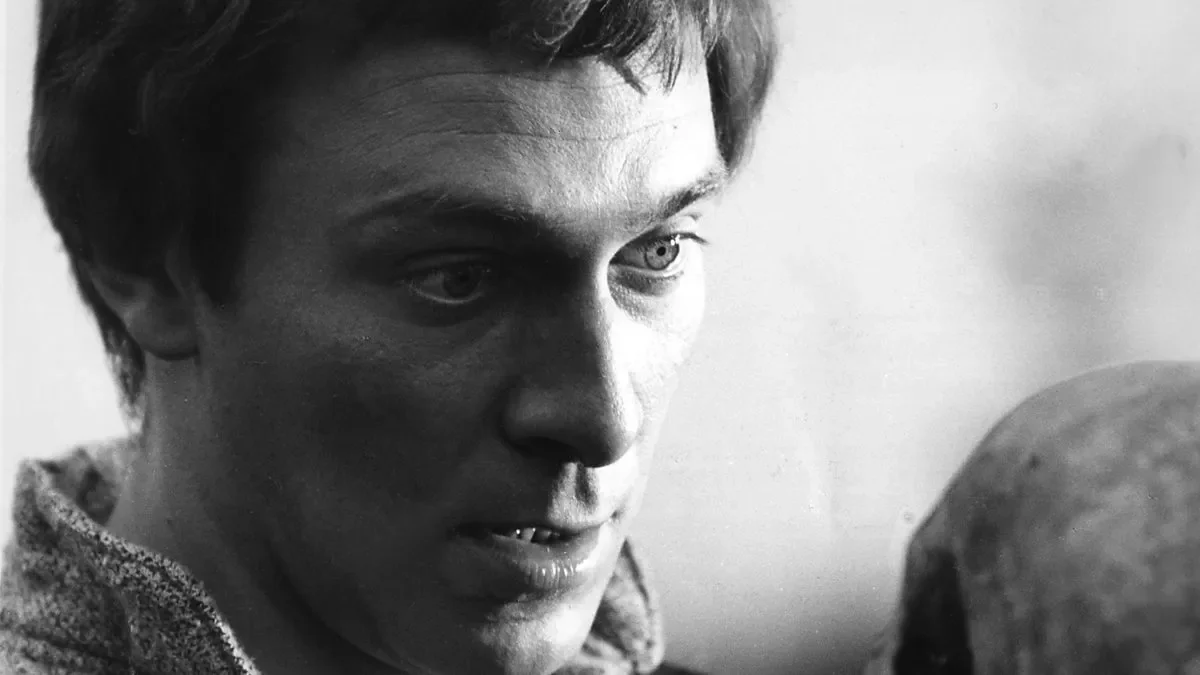 If playing Hamlet is regarded as a difficult feat for an actor, try playing all 23 characters - 4