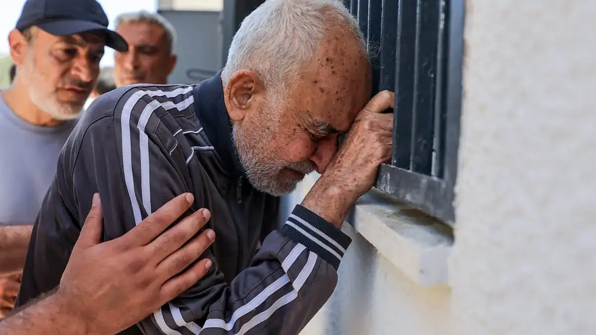 Israeli strikes kill 11 people in Gaza City, medics say - 2