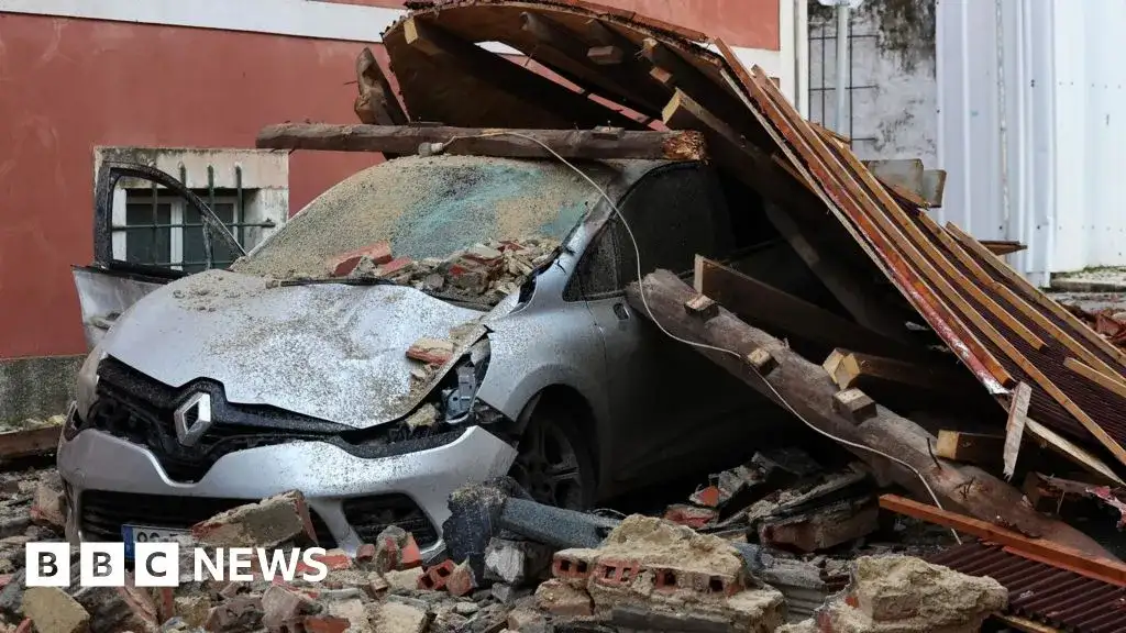 Portugal urged to adapt to climate emergency after country battered by successive storms - 4
