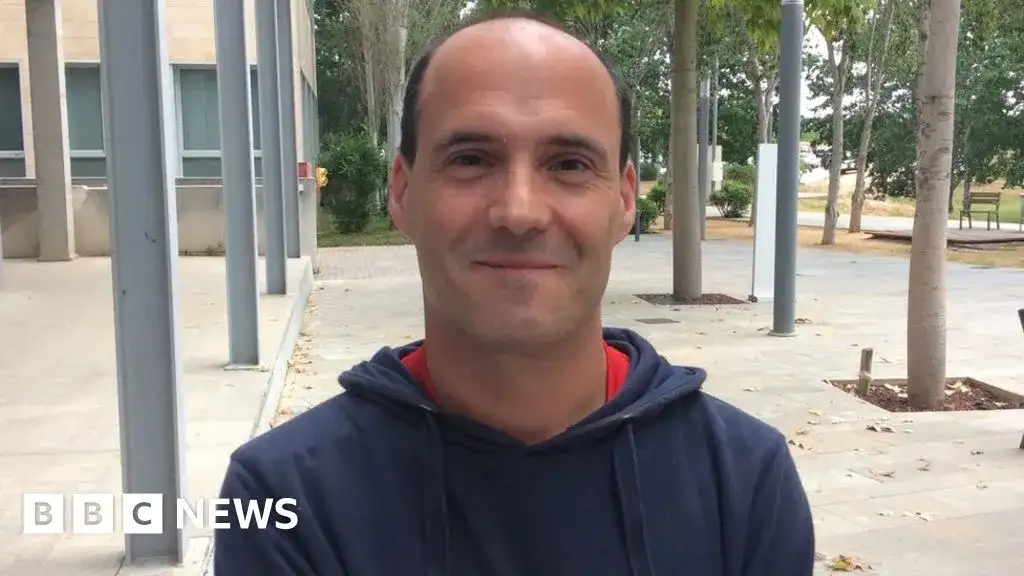 I was balding at 24 and couldn't stand the embarrassment. Then I discovered the treatment that works '100% of the time' and it transformed my life - 1