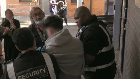 The secret list of banned hospital patients that’s endangering paramedics - 1