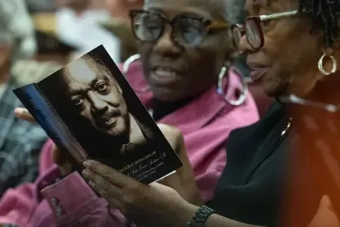 Three Former Presidents Showed Up at Jesse Jackson Funeral to Blast MAGA, Only Two Brought Their Wives - 4