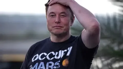 SpaceX has the momentum to become Musk's favored project - 1