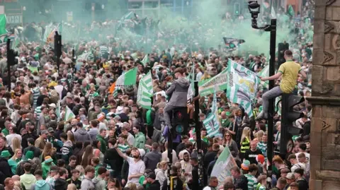 Clubs and fans should be punished for pitch invasions, says ex-SFA chief - 4