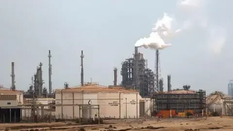 Oil prices on track for biggest weekly surge since 2020 as Iran war disrupts Strait of Hormuz - 2