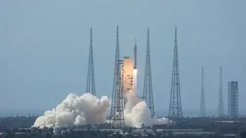 Artemis II Triumph Raises A Bigger Question: Who Really Controls Space Now? - 4