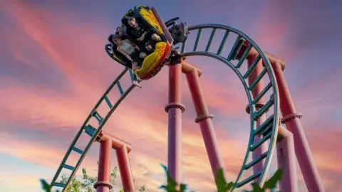 Minecraft World, a theme park with the world's first-ever Minecraft rollercoaster, to open in the UK next year - 3