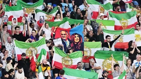 The double standard in the visa gift to the Iranian footballers - 4