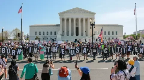 Key Justices Appear Skeptical of Limiting Birthright Citizenship... - 2