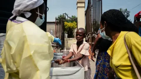 How Ebola kills -- and what it takes to stop it - 4