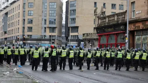 Jubilant Celtic fans celebrate after their club dashes Hearts' title dream - 2