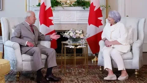 Canada dispatches senior officials to open Greenland consulate - 1
