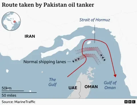 French ship makes first Western European transit of Hormuz since Iran conflict - 2