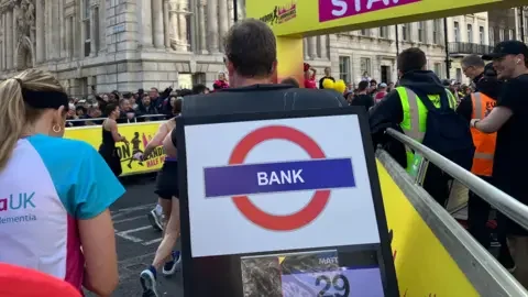 London Landmarks Half Marathon draws thousands of runners - 4