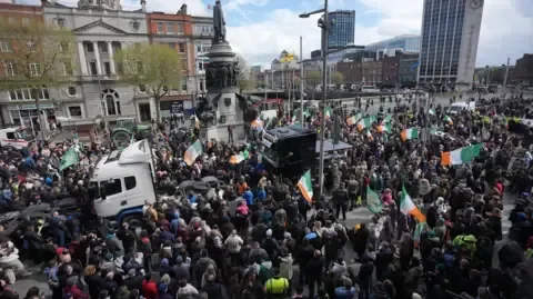 Irish Government announces 505m euro in fuel-cost measures after protests - 3