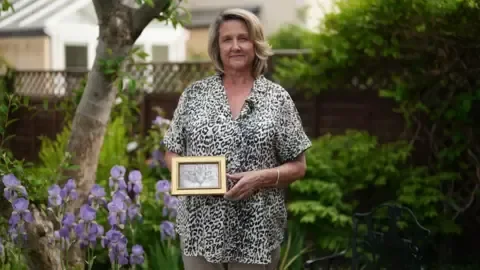 Rising vet costs leave charity with £400k bill - 1
