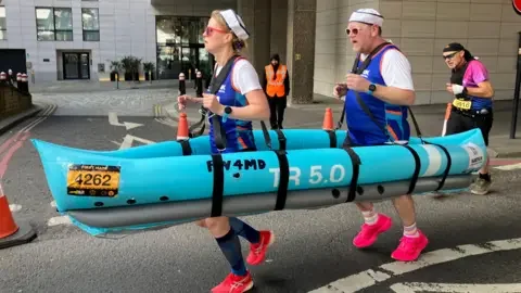 London Landmarks Half Marathon draws thousands of runners - 1