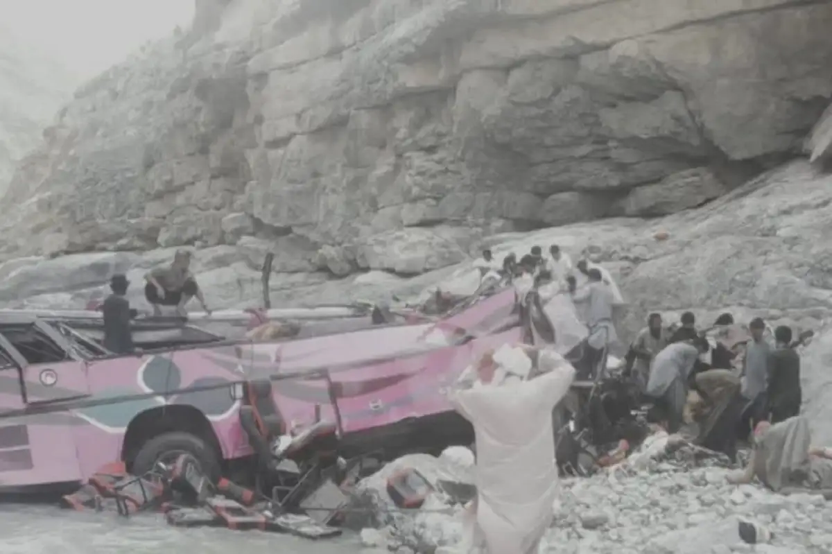 At least 40 killed in passenger bus crash in southwest Pakistan - Al Jazeera - 3
