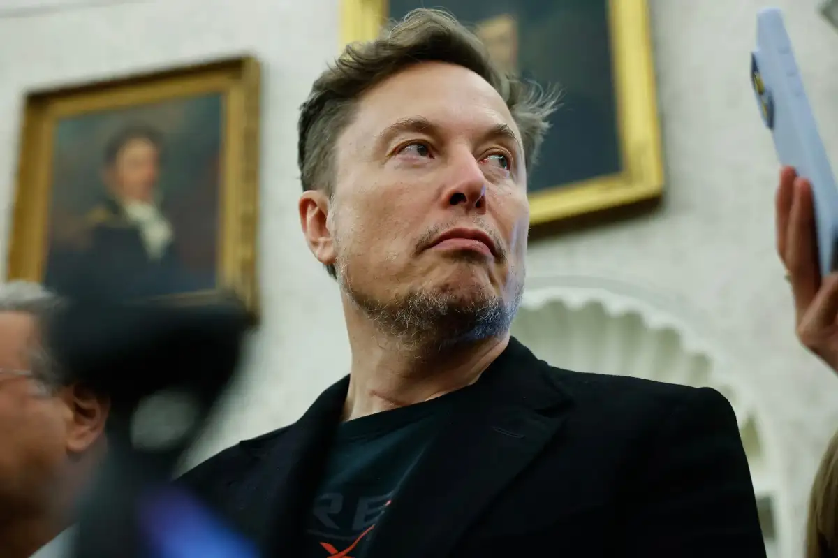 Elon Musk stokes woke war over Christopher Nolan's casting of Lupita N'yongo and trans actor Elliot Page in The Odyssey - 3