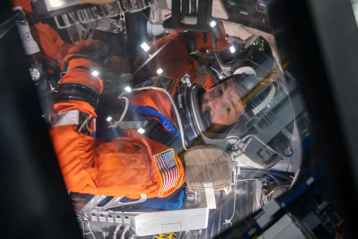 Artemis II astronauts share first stunning images of Earth en route to moon - 4