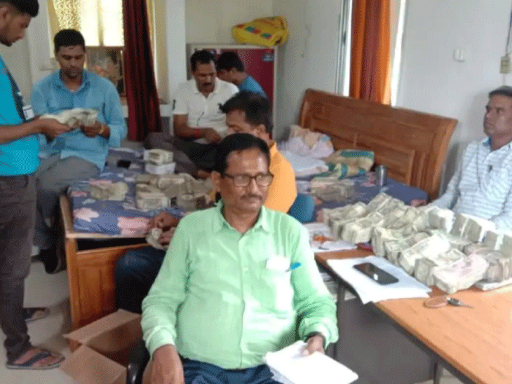 Assets worth ₹14 crore found during raid on govt. engineer - 4