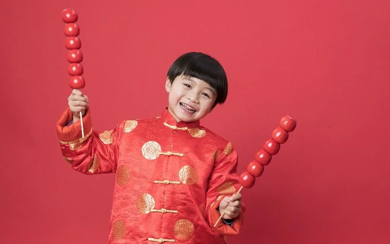 Lunar New Year bowing service in China stokes controversy - 1