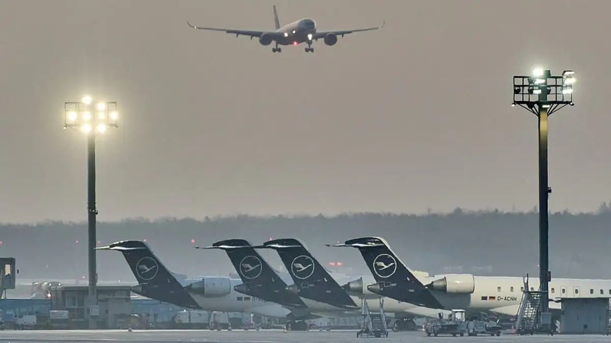 Low cost airline axes London flight to Los Angeles due to rising fuel prices - 1