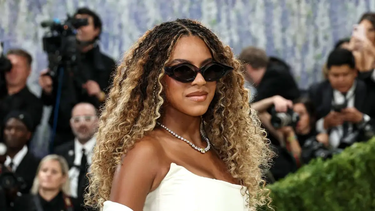 The most outrageous flesh-baring outfits from Met Gala 2026 as turned-off critics blast 'cheap' displays - 2