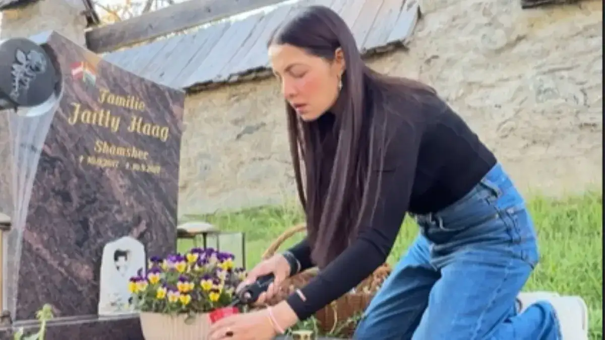 Celina Jaitly shares emotional video cleaning late son Shamsher’s grave in Austria, opens up on her divorce procedure ordeal: “The only child I got to meet was my son Shamsher” - 1