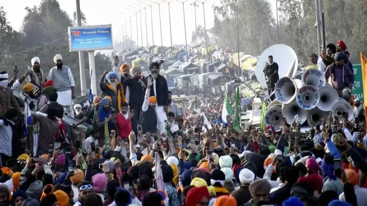 Farmers from Punjab protest at Mohali-Chandigarh boundary against Centre Government - 4