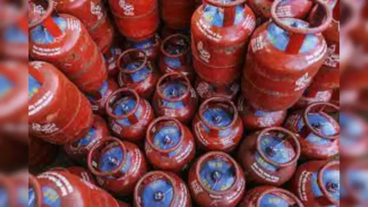 Commercial LPG 19 kg cylinders prices increased sharply in Telangana, no change in domestic LPG cost - 1