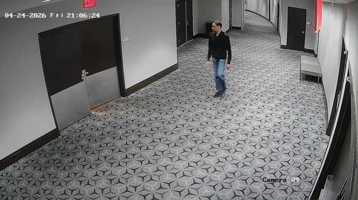 New footage shows alleged would-be Trump assassin storming security checkpoint - 3