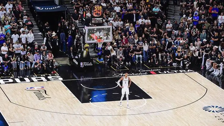 Teams to overcome 2-0 in NBA Finals: Spurs find themselves in historic hole after Game 2 loss to Knicks - 1