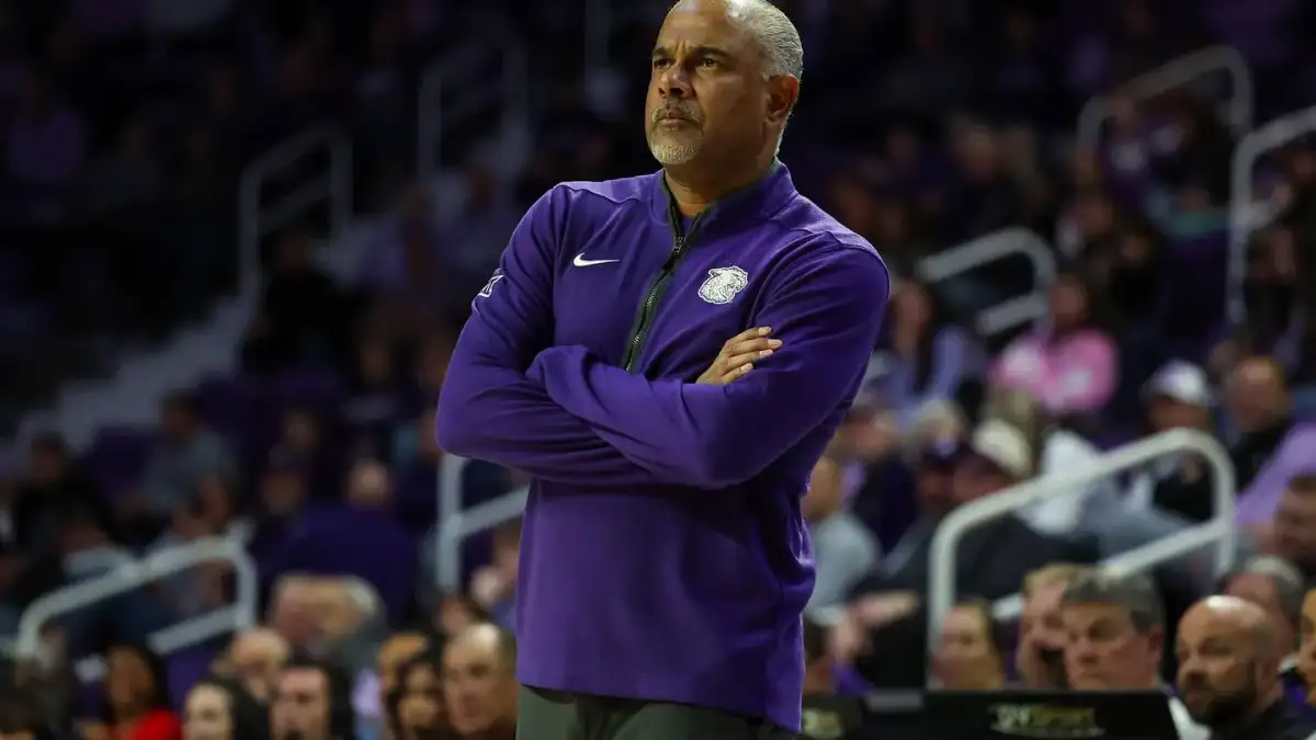 Kansas State fires basketball coach Jerome Tang, days after fans wore bags over heads - 3