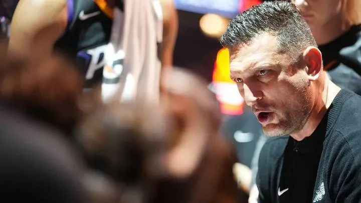 Mercury coach Nate Tibbetts out with illness against Seattle Storm - 1