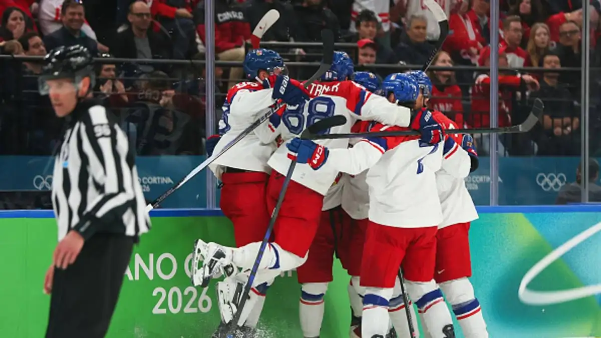 Czechia hockey coach says referees are 'afraid to call anything against Canada' after Olympic loss - 1