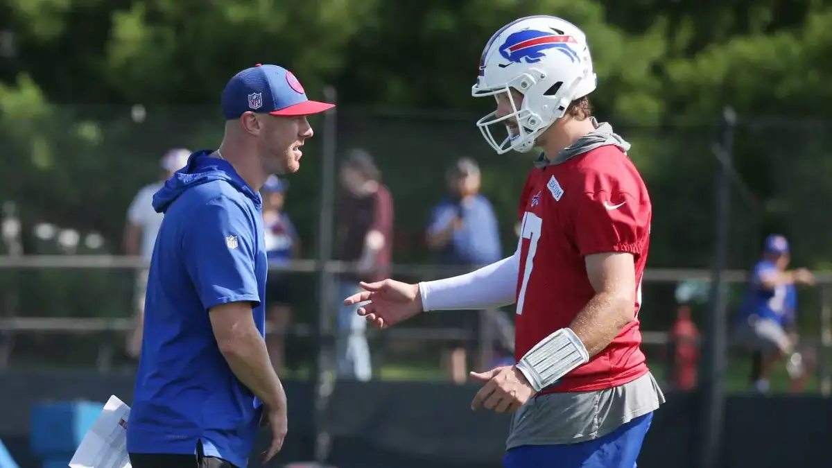 Bills OTAs | Ed Oliver & Christian Benford practice, OC Pete Carmichael on offensive ... - 1