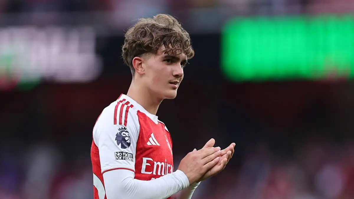 Dowman becomes youngest Premier League title winner - 4