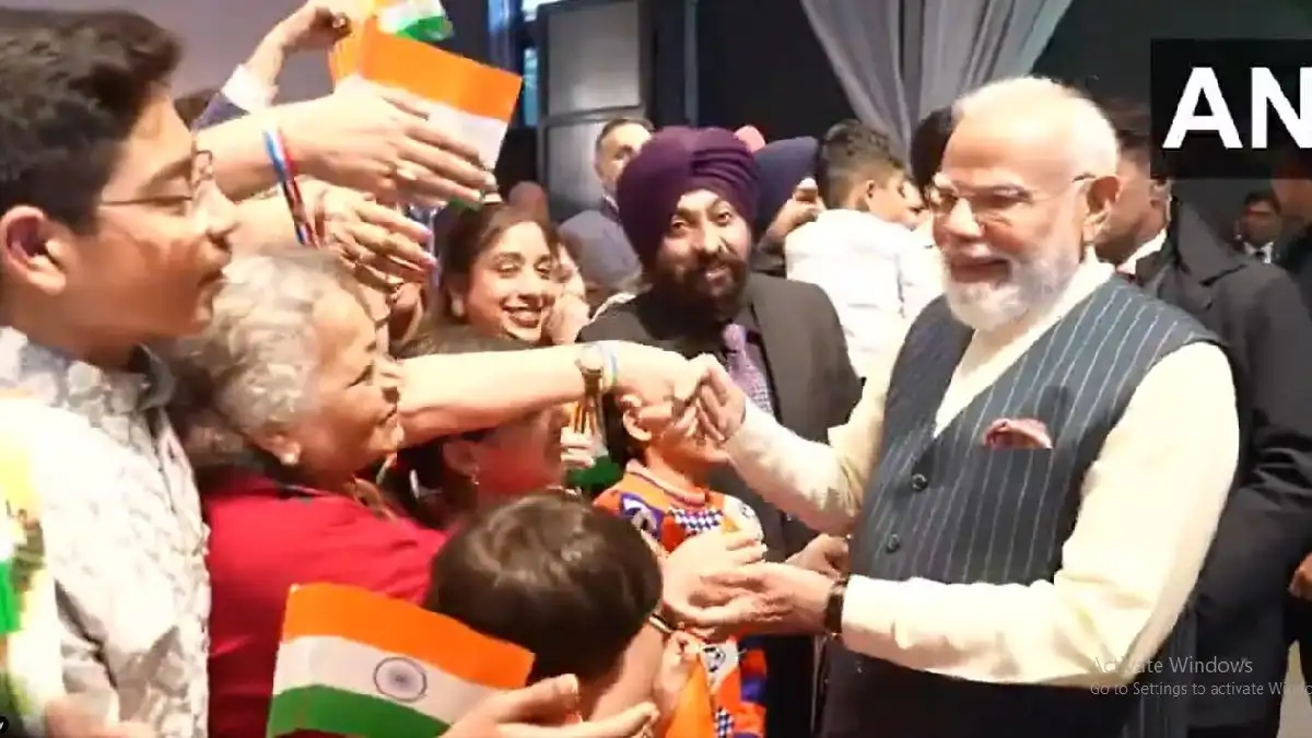 PM Modi in Netherlands LIVE: PM Modi welcomed with cultural performances, meets members of the Indian diaspora at The Hague - 3