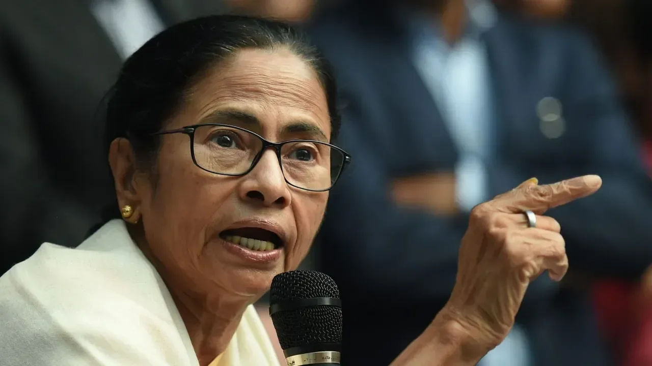 Trinamool chief Mamata sits on dharna in Kolkata to protest 'post-poll violence' - 4